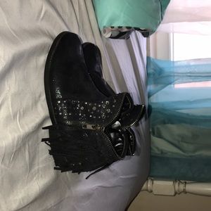 Cute black boots